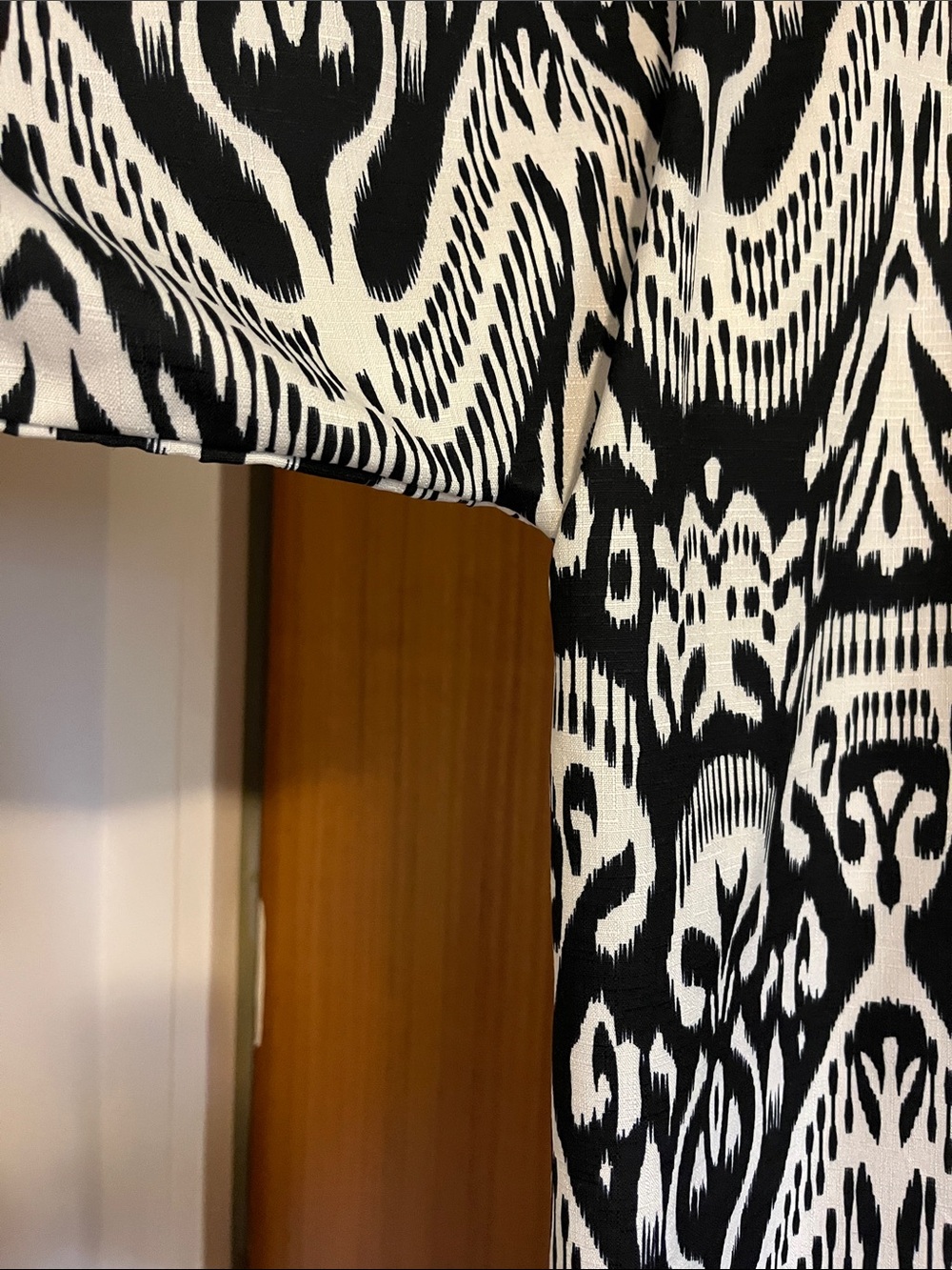 Black & White Uzbek Patterned Women’s Long Robe Kimono - Picture 2 of 5
